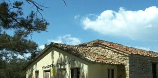 Εικόνες ντροπής στη Χαλκιδική: Βανδάλισαν τον Βυζαντινό Πύργο στη Νέα Φώκαια