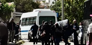 Κακουργηματική δίωξη σε βάρος των έξι συλληφθέντων για την επίθεση στη Νομική Αθηνών