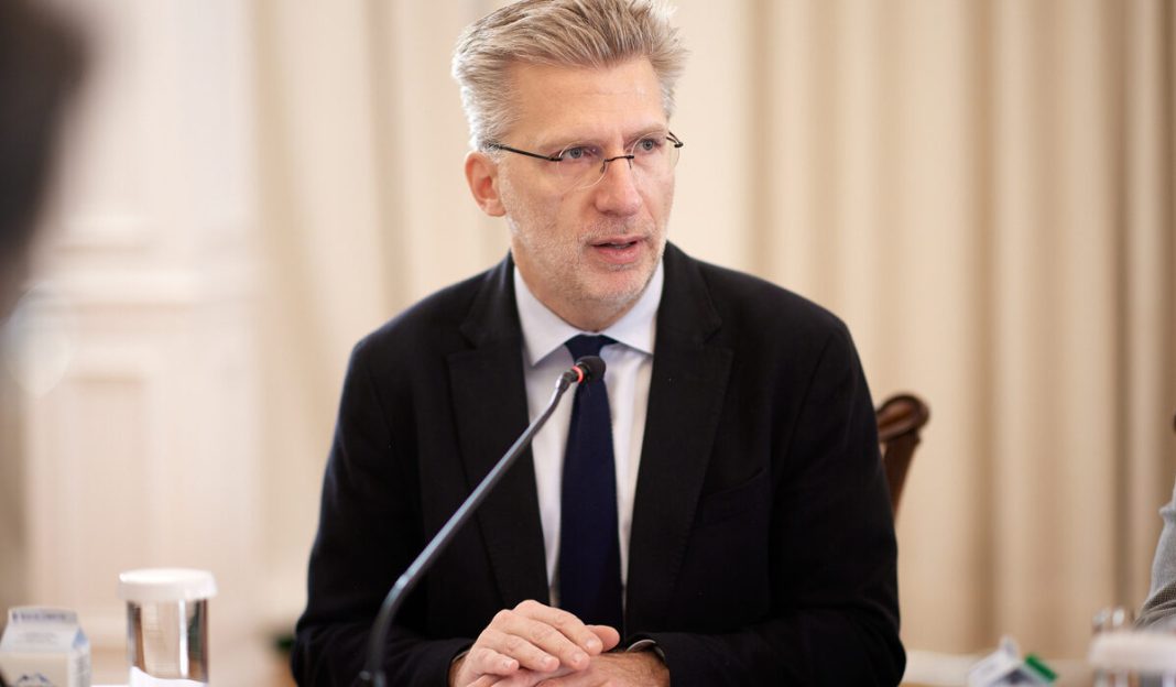 ΣΥΝΕΔΡΙΑΣΗ ΥΠΟ ΤΟ ΠΡΩΘΥΠΟΥΡΓΟ ΚΥΡΙΑΚΟ ΜΗΤΣΟΤΑΚΗ ΤΗΣ ΕΙΔΙΚΗΣ ΕΠΙΤΡΟΠΗΣ ΓΙΑ ΤΟΝ ΑΥΤΙΣΜΟ (ΔΗΜΗΤΡΗΣ ΠΑΠΑΜΗΤΣΟΣ/ΓΡΑΦΕΙΟ ΤΥΠΟΥ ΠΡΩΘΥΠΟΥΡΓΟΥ/EUROKINISSI)