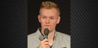 Ελεύθερος ο Σουηδός δημοσιογράφος που φυλακίστηκε στην Τουρκία για «προσβολή του Ερντογάν»