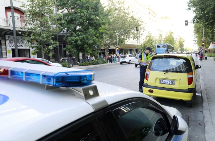 Θεσσαλονίκη: Χρυσές δουλειές για τις σχολές οδηγών έφεραν οι συλλήψεις ατόμων χωρίς δίπλωμα