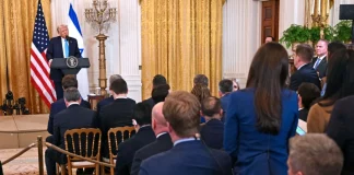 Ο Τραμπ βάζει ξανά στο στόχαστρο τους δημοσιογράφους – Έρχονται εντάλματα σε έρευνες διαρροών