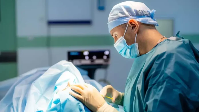 ΕΙΝΑΠ: Καταγγέλλει εμπορευματοποίηση των μεταμοσχεύσεων και «πλιάτσικο» των δημοσίων εργαστηρίων