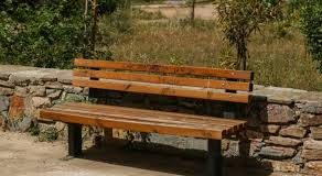 Ροδόπη: Άγνωστοι έκλεψαν δημόσιο παγκάκι από κεντρική πλατεία