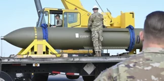 Τι είναι οι βόμβες bunker buster, το μόνο όπλο που μπορεί να χτυπήσει τα πυρηνικά του Ιράν