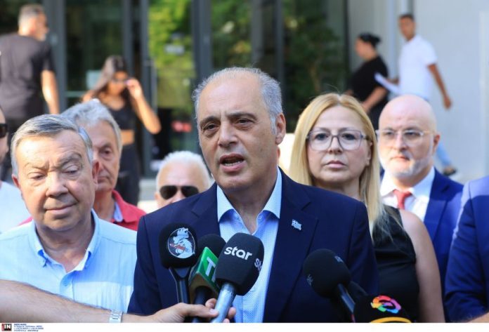 Δηλώσεις Βελόπουλου μετά την αναβολή που δόθηκε, στην πρώτη δίκη για την υπόθεση των Τεμπών