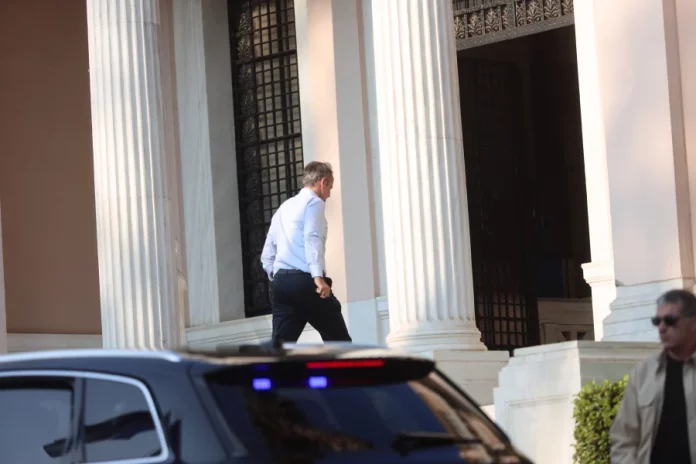 Ψηφίζετε παραπομπή Καραμανλή ή …κάλπες!