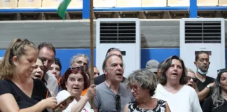 «Ντου» εργαζομένων της «Αυγής» στο Συνέδριο του ΣΥΡΙΖΑ για τα δεδουλευμένα