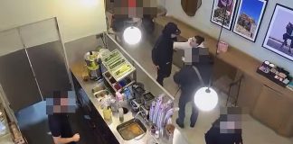 Ηθοποιός της σειράς «Bridgerton» αρπάζει το κινητό της από ληστή