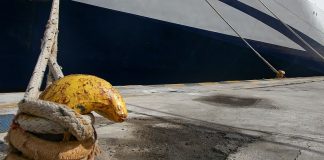 Μηχανική βλάβη στο «ΕΛΥΡΟΣ»: Συνεχίζεται η ταλαιπωρία για τους 1.254 επιβάτες – Το πλοίο παραμένει δεμένο στο λιμάνι του Πειραιά