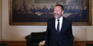 Γιατί ο Στουρνάρας βάζει στο στόχαστρο τα καρτέλ της ακτοπλοΐας