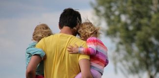 Οι αυτοκτονίες των ανδρών έφτασαν το 86% – Διαμαρτυρία των «Ενεργών Μπαμπάδων»