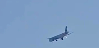 Σκηνές πανικού στον αέρα: Βίντεο από την αναγκαστική προσγείωση αεροπλάνου που έβγαζε καπνούς