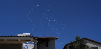 Ιράν: Οι επιθέσεις εναντίον του Ισραήλ θα ενταθούν τις επόμενες ώρες – Στέλνει εκατοντάδες drones και πυραύλους