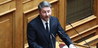 ΠΑΣΟΚ: Τα «κέρδη» από τις παρεμβάσεις Ανδρουλάκη για τα Τέμπη – Όλα όσα ανέδειξε το Κίνημα για τις «μεθοδεύσεις Μητσοτάκη»