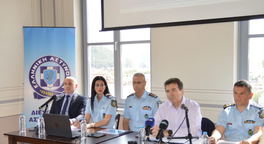 ΕΠΙΣΚΕΨΗ ΥΠΟΥΡΓΟΥ ΠΡΟΣΤΑΣΙΑΣ ΤΟΥ ΠΟΛΙΤΗ ΜΙΧΑΛΗ ΧΡΥΣΟΧΟΪΔΗ ΣΤΗ ΞΑΝΘΗ (ΓΡ. ΤΥΠΟΥ ΥΠ. ΠΡΟΣΤΑΣΙΑΣ ΤΟΥ ΠΟΛΙΤΗ / EUROKINISSI)