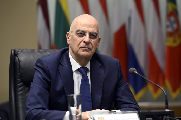 Δένδιας: Οι ΕΔ νοίκιαζαν μία ολόκληρη πολυκατοικία σε έναν αξιωματικό – 800.000 οι απώλειες των εσόδων