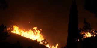 Φωτιά στη Χίο: Κάηκε σπίτι στον Άγιο Μάρκο – Τιτάνα μάχη πυροσβεστών και εθελοντών – Νέες ΦΩΤΟ