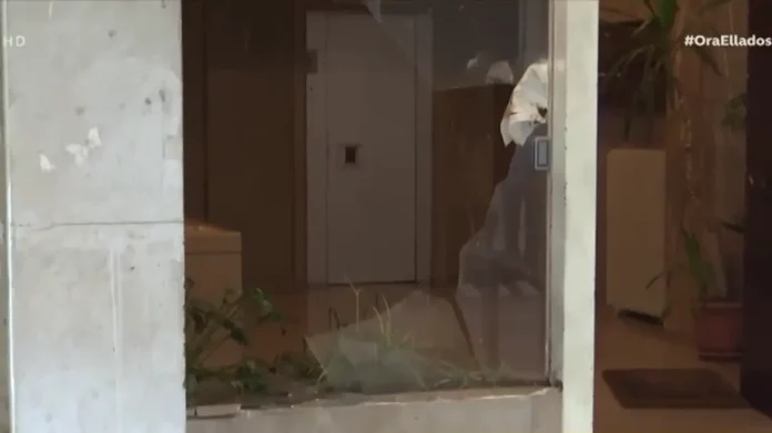 Γκαζάκια στο σπίτι του βουλευτή της ΝΔ, Στράτου Σιμόπουλου, στη Θεσσαλονίκη – Από την έκρηξη προκλήθηκαν ζημιές στην είσοδο
