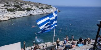 Τουρισμός χωρίς Έλληνες – Πάνω από τους μισούς δεν θα κάνουν φέτος διακοπές