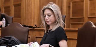 Καρυστιανού αποκλειστικά στο in και τη Ράνια Τζίμα: «Δέχθηκα απειλή γιατί κατηγόρησα τον Μητσοτάκη για εσχάτη προδοσία»