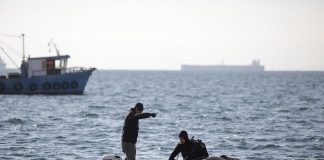 Χίος: Πώς ο Τούρκος κρατούμενος πήδηξε από το πλοίο στη θάλασσα- Πειθαρχική έρευνα από την αστυνομία