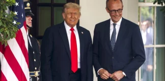 «Εξαιρετικά ικανοποιημένος από τις συνομιλίες με τον Τραμπ» δήλωσε ο Μερτς