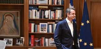 Μητσοτάκης με πρυτάνεις: Η κυβέρνηση πιέζει τα ΑΕΙ για αυστηρότερα μέτρα ασφαλείας