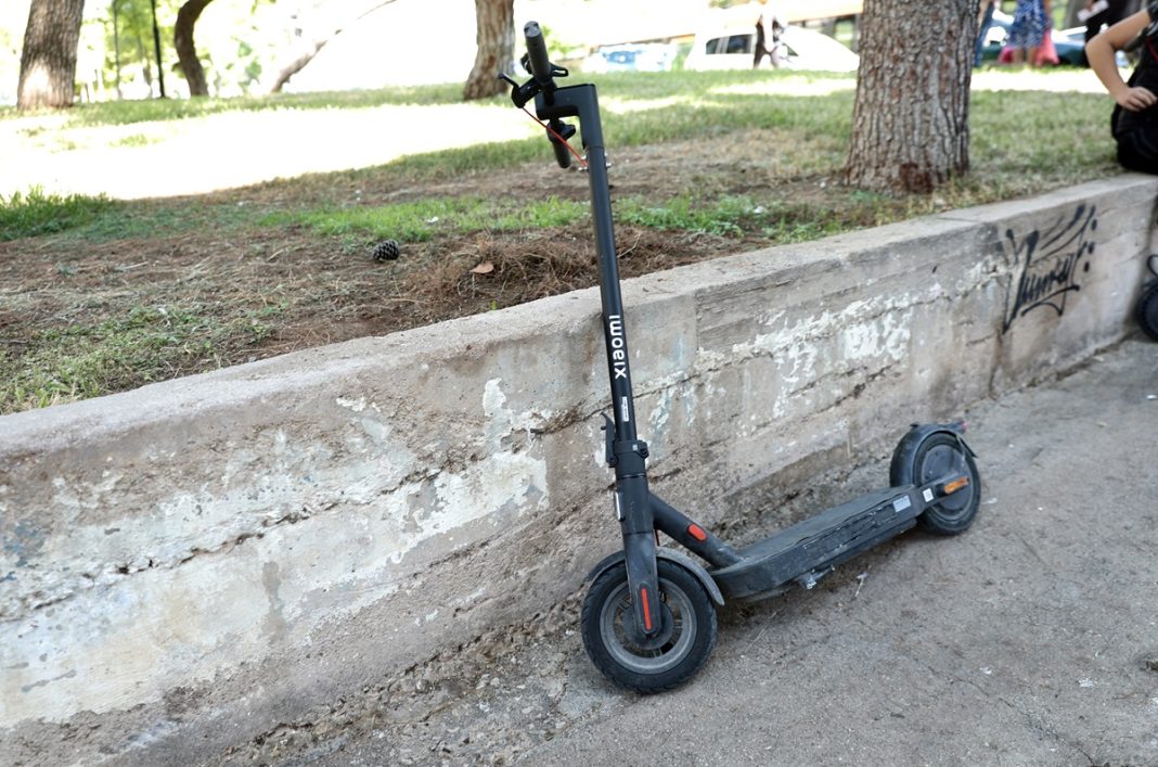 ÔÑÏ×ÁÉÏ ÁÔÕ×ÇÌÁ ÓÔÇ ÍÅÁ ÓÌÕÑÍÇ ÏÔÁÍ ÓÕÑÌÏÓ ÔÏÕ ÔÑÁÌ ÐÁÑÅÓÕÑÅ ÐÁÉÄÉ ÇËÉÊÉÁÓ 15 ×ÑÏÍÙÍ ÐÏÕ ÅÐÅÂÁÉÍÅ ÓÅ ÐÁÔÉÍÉ