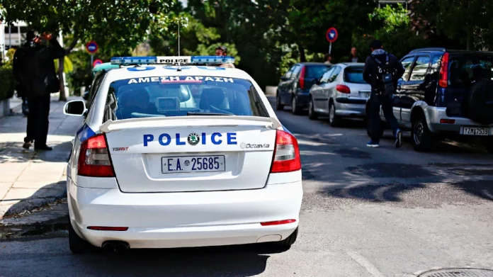 Σπείρα είχε γίνει εφιάλτης για τους οδηγούς στη Γλυφάδα: Τα 24 χτυπήματά τους και η λεία των 42.000 ευρώ