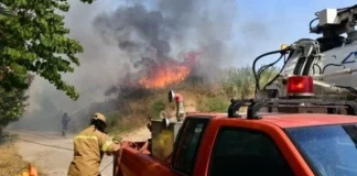 Πάτρα: «Άβατο» ο καταυλισμός του Ριγανόκαμπου – «Τρώνε» πέτρες οι πυροσβέστες