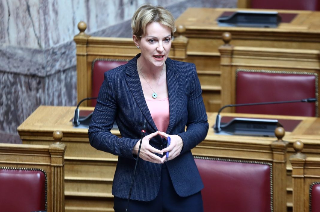 ÊÏÉÍÏÂÏÕËÅÕÔÉÊÏÓ ÅËÅÃ×ÏÓ - ÅÐÉÊÁÉÑÅÓ ÅÑÙÔÇÓÅÉÓ <br><br>