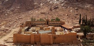 Μονή Σινά: Εξευτελισμός της ελληνικής Κυβέρνησης