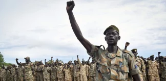 Ο στρατός του Σουδάν κατηγορεί τον στρατάρχη Χαφτάρ της Λιβύης πως εξαπέλυσε επίθεση στα σύνορα