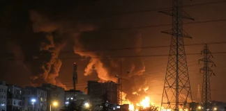 Χαμενεΐ: Η μάχη ξεκινά – Ποια σενάρια εξετάζει ο Τραμπ για την εμπλοκή των ΗΠΑ στον πόλεμο – Επίθεση του Ιράν με δεκάδες βαλλιστικούς πυραύλους, το Ισραήλ βομβαρδίζει τομέα της Τεχεράνης