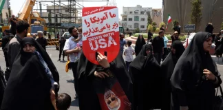 Το Ιράν απειλεί ότι η σύγκρουση θα επεκταθεί σε αμερικανικές βάσεις τις επόμενες ημέρες