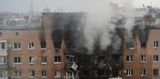 Πόλεμος στην Ουκρανία: Οι Ρώσοι συνεχίζουν το σφυροκόπημα – Πάνω από 40 εκρήξεις στο Χάρκοβο, επίθεση και στη Χερσώνα