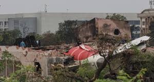 Συντριβή αεροσκάφους στην Ινδία: Βρέθηκε ένα από τα δύο «μαύρα κουτιά»