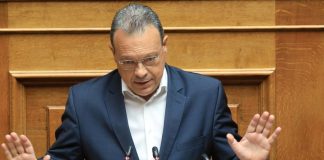 Φάμελλος σε Πλεύρη: Τα λεφτά για τη σίτιση των προσφύγων και για το πρόγραμμα Helios είναι λεφτά της ΕΕ