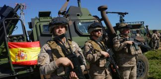 ΕΕ: Δημοσκόπηση «χαστούκι» στην αύξηση δαπανών για εξοπλισμούς – Οι πολίτες ζητούν λεφτά για υγεία, παιδεία