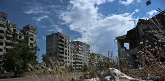 Ουκρανία: Τουλάχιστον 20 νεκροί από ρωσικές επιδρομές – Χτυπήθηκε και φυλακή