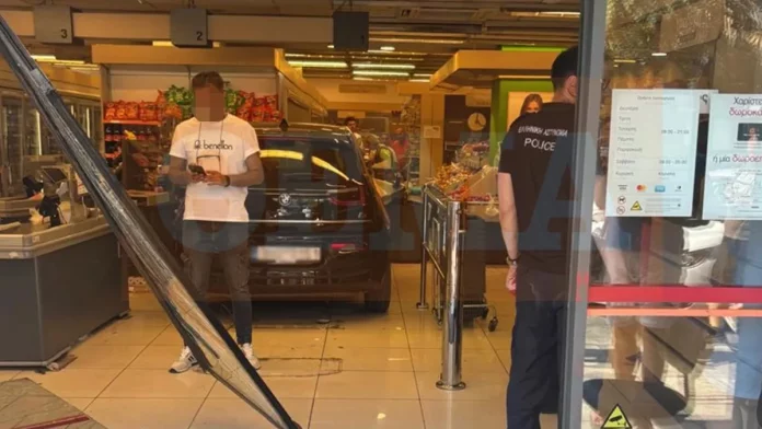 Τι συνέβη στη Νίκαια με το BMW i3 που μπήκε στο supermarket