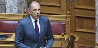 Σήμερα η ενημέρωση Γεραπετρίτη στη Βουλή για τη Μέση Ανατολή