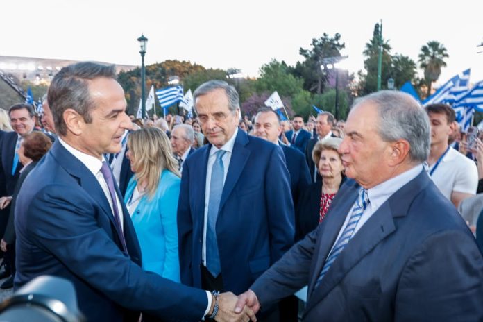Γιατί ο Καραμανλής δεν σηκώνει το γάντι – Γιατί ο Μητσοτάκης θα σταματήσει τις επιθέσεις