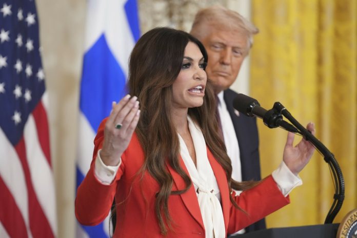 Η Γκιλφόιλ έρχεται στην Αθήνα, ο Τραμπ αγνόησε τις αντιδράσεις – Η ακρόαση στη Γερουσία και η αδυναμία του Στέιτ Ντιπάρτμεντ να την κόψει