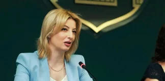 Άγριο ξύλο στη δήμαρχο των Σκοπίων, αφού κατήγγειλε το οργανωμένο έγκλημα στο γειτονικό κρατίδιο