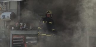 Φωτιά σε κατάστημα ελαστικών στη Μιχαλακοπούλου