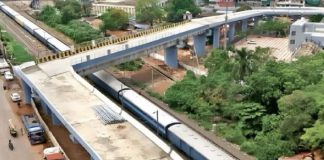 Ινδία: Κατασκεύασαν γέφυρα με στροφή 90 μοιρών – Σε διαθεσιμότητα οι 7 μηχανικοί