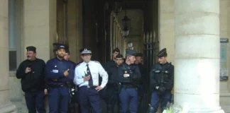 Γαλλία: Αστυνομική επιχείρηση με υπογραφή Μακρόν στα γραφεία της αντιπολίτευσης