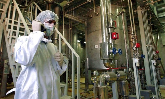 Ουκρανία: Αναφορά πυροβολισμών σε πυρηνικό σταθμό που έχει καταληφθεί από Ρώσους στρατιώτες